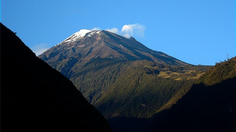 Tungurahua Volcanoe on the way to the Avenue of the volcanoes