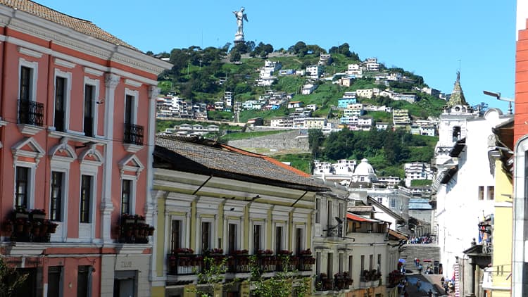 The visit to the historic center of Quito is one of the main attractions of the journey from the Andes to the Coast in Ecuador.