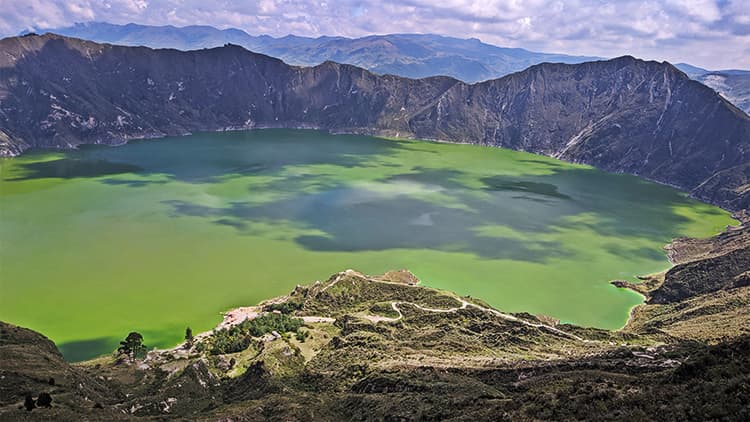 Travel fron the Andes to the Coast and admire the Quilotoa lake