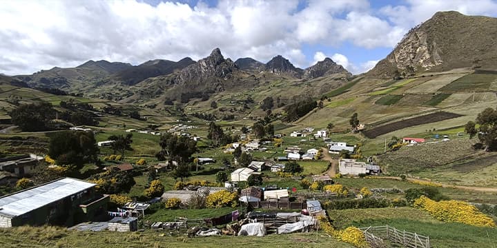 A small town near Quilotoa Lake guided by your private driver.