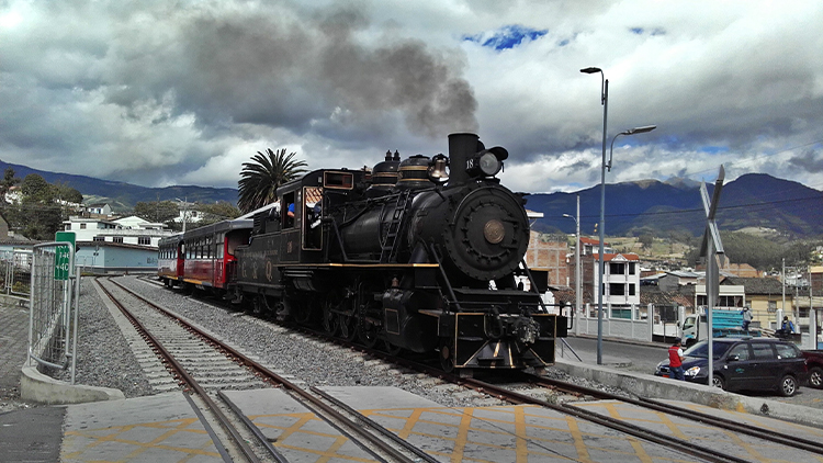 The Devil's Nose train in Alausi
